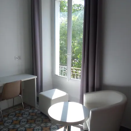 Hotel Le Moderne Saint-Paul-le-Jeune Room photo