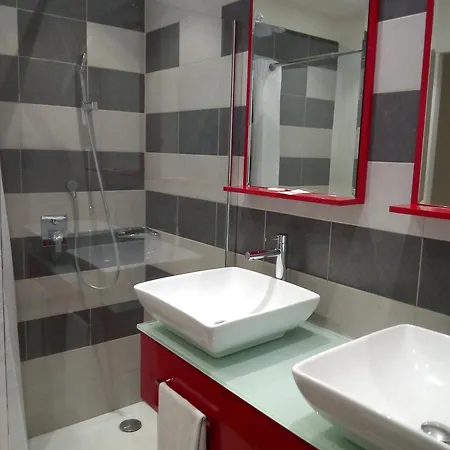 Hotel Le Moderne Saint-Paul-le-Jeune Room photo