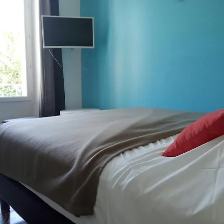 Hotel Le Moderne Saint-Paul-le-Jeune Room photo