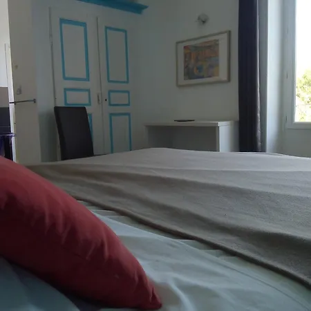 Hotel Le Moderne Saint-Paul-le-Jeune Room photo