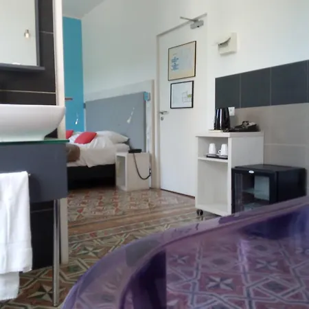 Hotel Le Moderne Saint-Paul-le-Jeune Room photo