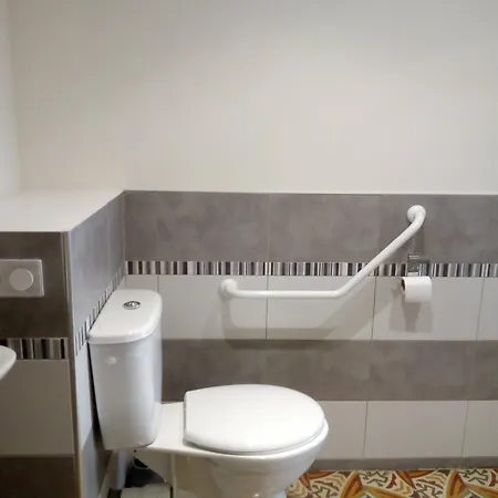 Hotel Le Moderne Saint-Paul-le-Jeune Room photo