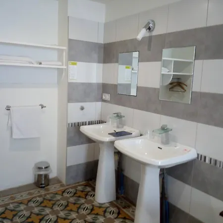 Hotel Le Moderne Saint-Paul-le-Jeune Room photo