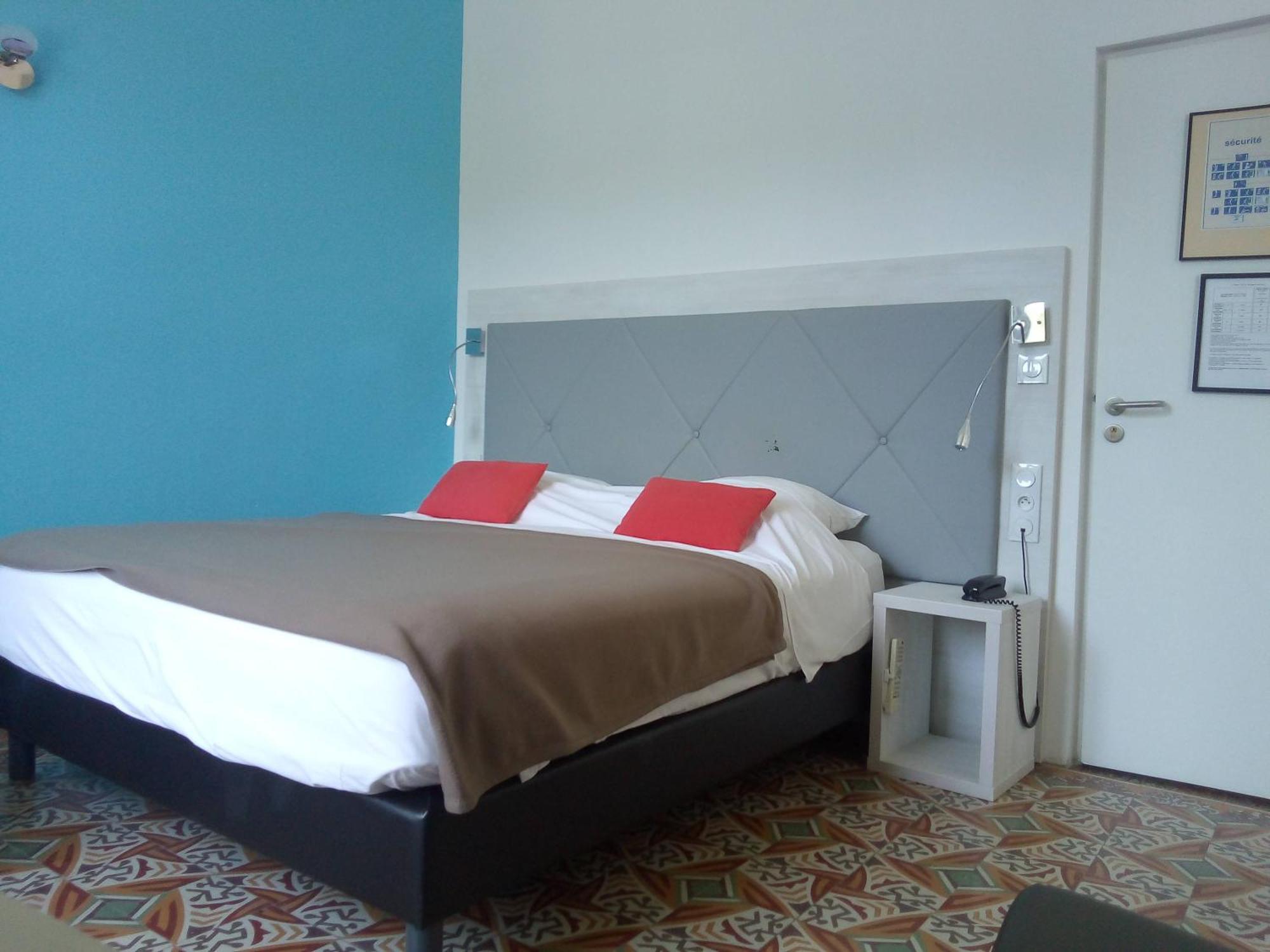 Le Moderne * Saint-Paul-le-Jeune